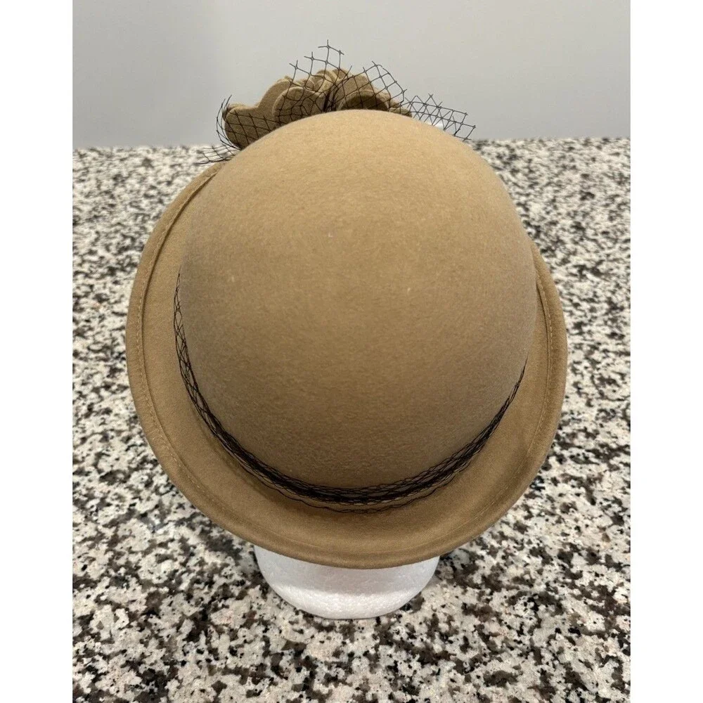 Matiose wool cloche